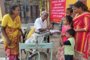 Dress Support for Elders_ (3)